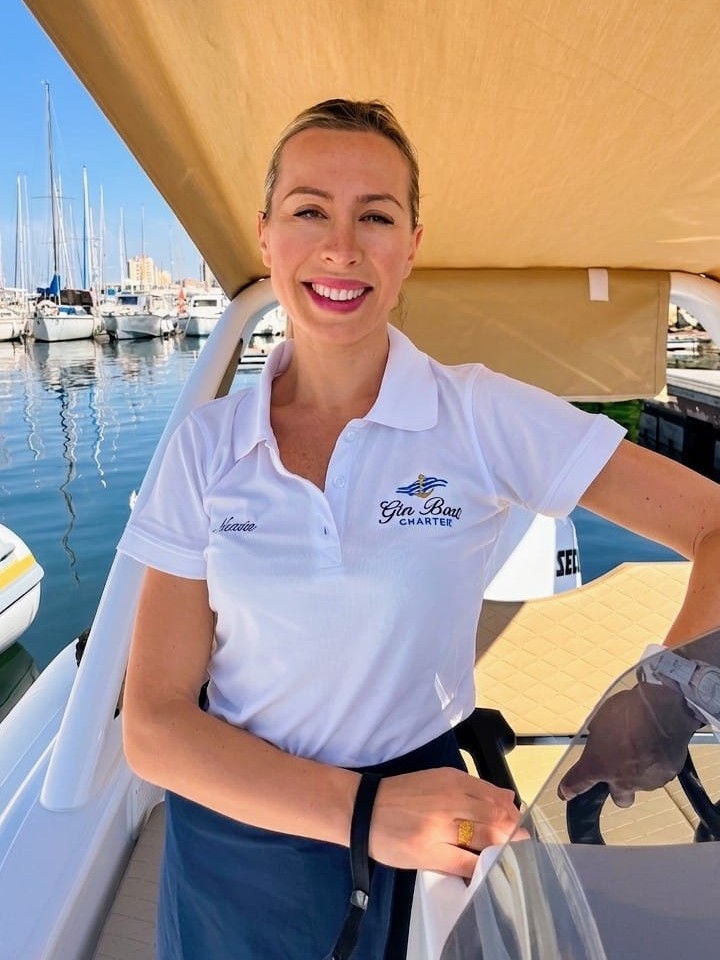 Nunzia di Gin Boat Charter a bordo